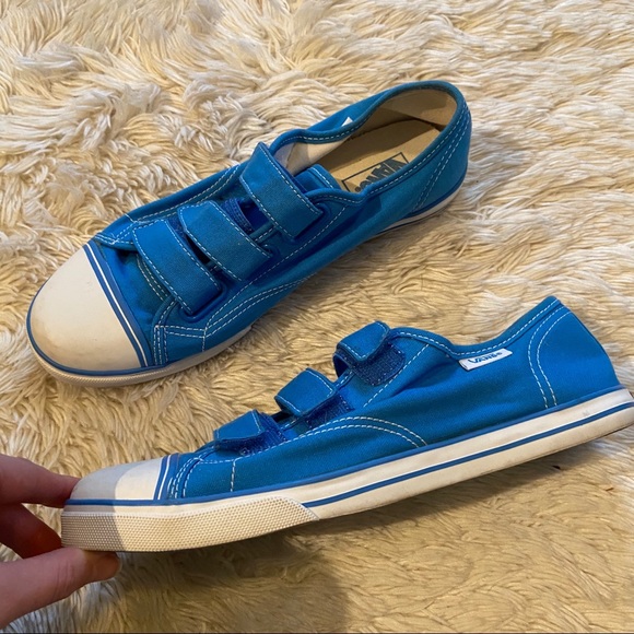 vans with three straps